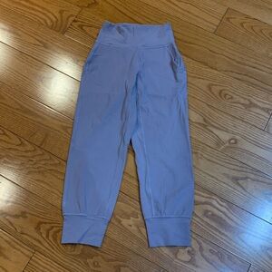 EUC Lululemon Align High Rise Crop Joggers 23" in Violet Verbena size 0